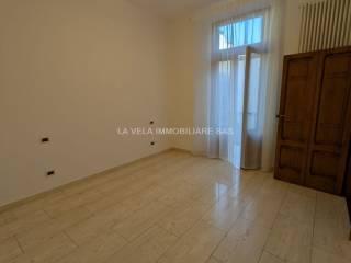 Bilocale ottimo stato, primo piano, Centro Storico, Desenzano del Garda — foto 2 di 5