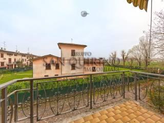 Villa bifamiliare via Fosse Ardeatine 1, Villarotta, Luzzara — foto 2 di 47