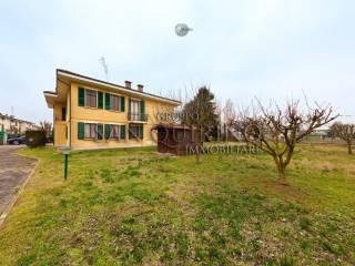 Villa bifamiliare via Fosse Ardeatine 1, Villarotta, Luzzara — foto 34 di 47