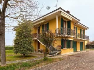 Villa bifamiliare via Fosse Ardeatine 1, Villarotta, Luzzara — foto 10 di 47