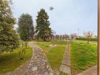 Villa bifamiliare via Fosse Ardeatine 1, Villarotta, Luzzara