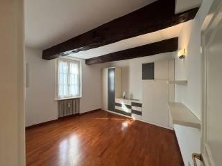 Trilocale ottimo stato, primo piano, Centro Storico, Reggio Emilia — foto 10 di 10