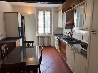 Trilocale ottimo stato, primo piano, Centro Storico, Reggio Emilia — foto 4 di 10