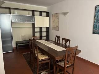 Trilocale ottimo stato, primo piano, Centro Storico, Reggio Emilia — foto 9 di 10