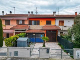 Villa a schiera via Luigi Furga 59, Centro, Canneto sull'Oglio — foto 5 di 15