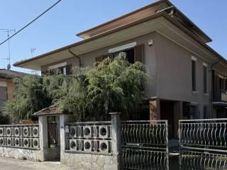 Villa unifamiliare via Carlo De Berris 28, Centro, Castelnuovo Scrivia — foto 24 di 53