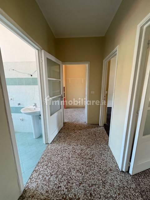 Attico via Vittorio Veneto 154, Centro, Borgosesia — foto 2 di 14