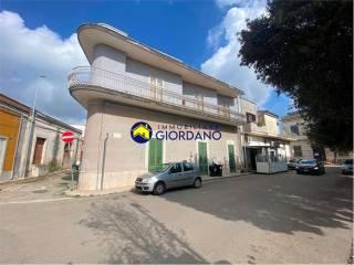 Terratetto unifamiliare piazza Municipio, 1-2, Centro, Torchiarolo — foto 3 di 18