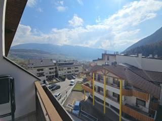 Quadrilocale via Stephan Mayrhofen 10, Centro, Varna
