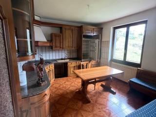 Quadrilocale via degli Alpini 9, Centro, San Bartolomeo Val Cavargna — foto 2 di 11