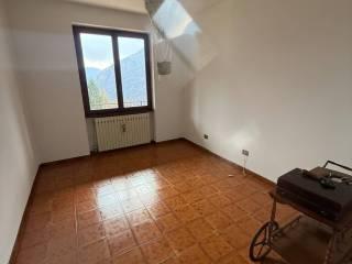 Quadrilocale via degli Alpini 9, Centro, San Bartolomeo Val Cavargna — foto 4 di 11