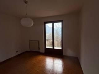 Quadrilocale via degli Alpini 9, Centro, San Bartolomeo Val Cavargna — foto 7 di 11