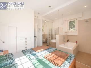 Villa unifamiliare via Alessandro Manzoni, Pai, Torri del Benaco — foto 4 di 43
