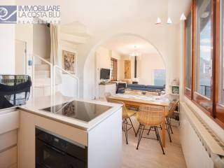 Villa unifamiliare via Alessandro Manzoni, Pai, Torri del Benaco — foto 28 di 43