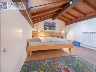 Villa unifamiliare via Alessandro Manzoni, Pai, Torri del Benaco — foto 23 di 43
