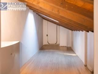 Villa unifamiliare via Alessandro Manzoni, Pai, Torri del Benaco — foto 42 di 43