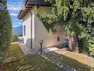 Villa unifamiliare via Alessandro Manzoni, Pai, Torri del Benaco