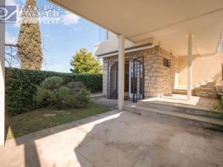 Villa unifamiliare via Alessandro Manzoni, Pai, Torri del Benaco — foto 19 di 43