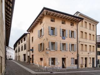 Terratetto unifamiliare piazza Ospedale Vecchio, Centro Storico, Pordenone — foto 48 di 56