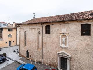 Terratetto unifamiliare piazza Ospedale Vecchio, Centro Storico, Pordenone — foto 24 di 56