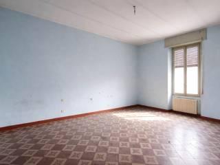 Trilocale da ristrutturare, secondo piano, Centro, Carpaneto Piacentino — foto 2 di 10