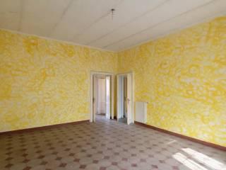 Trilocale da ristrutturare, secondo piano, Centro, Carpaneto Piacentino — foto 3 di 10