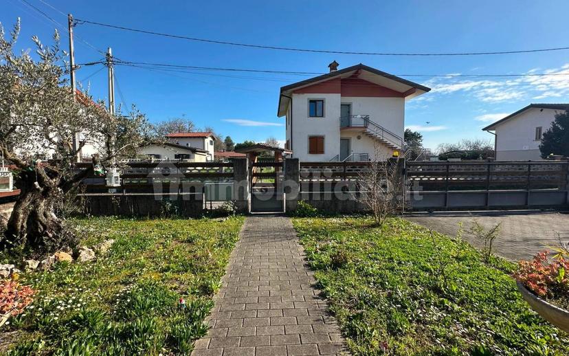 Quadrilocale via Sandro Pertini 2, Capriva del Friuli — foto 23 di 51