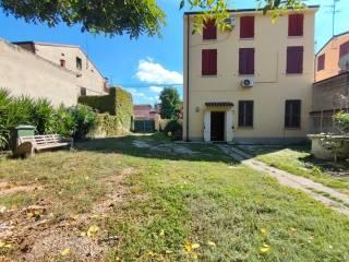 Villa unifamiliare via Ludovico Ariosto 10, Centro, Bondeno — foto 2 di 44