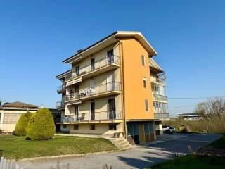 Bilocale via Pio Conti 20, Centro, Carrù — foto 11 di 34