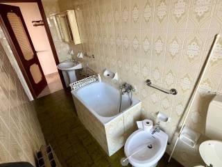 Bilocale via Pio Conti 20, Centro, Carrù — foto 17 di 34