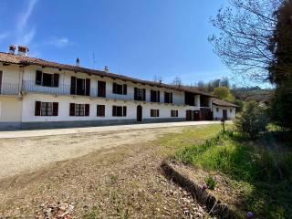 Casa colonica Strada Santa Rosalia, Santa Rosalia, Alba