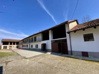 Casa colonica Strada Santa Rosalia, Santa Rosalia, Alba — foto 18 di 26