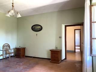 Casa colonica Strada Santa Rosalia, Santa Rosalia, Alba — foto 9 di 26