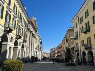 Mansarda via Roma 48, Centro Storico, Cuneo — foto 36 di 52