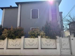 Villa bifamiliare via Giacomo Leopardi, Centro, Carpenedolo — foto 15 di 47