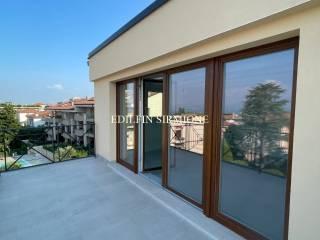 Attico via Tito Speri 19, Desenzano Centro, Desenzano del Garda — foto 26 di 28
