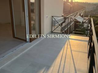 Attico via Tito Speri 19, Desenzano Centro, Desenzano del Garda — foto 2 di 28