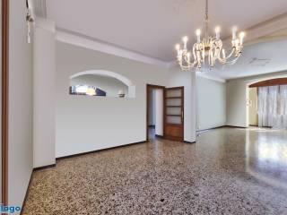 Villa unifamiliare piazza Sacro Cuore 10/C, Centro, Mandello del Lario — foto 2 di 47