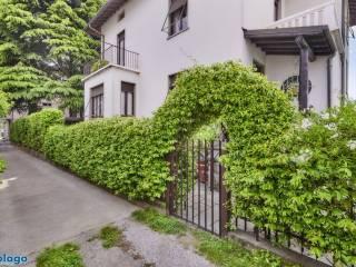Villa unifamiliare piazza Sacro Cuore 10/C, Centro, Mandello del Lario — foto 9 di 47