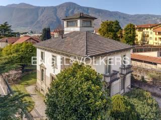 Villa unifamiliare, buono stato, 305 m², Centro, Mandello del Lario