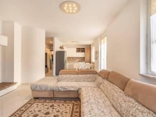 Trilocale via Sarzana 893, Limone - Melara, La Spezia