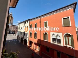 Quadrilocale piazza 24 Maggio, Castelfranco Veneto — foto 14 di 22