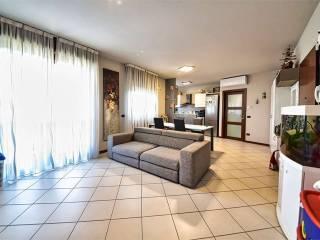Trilocale via Falcone, 20, Centro, Limido Comasco — foto 13 di 29