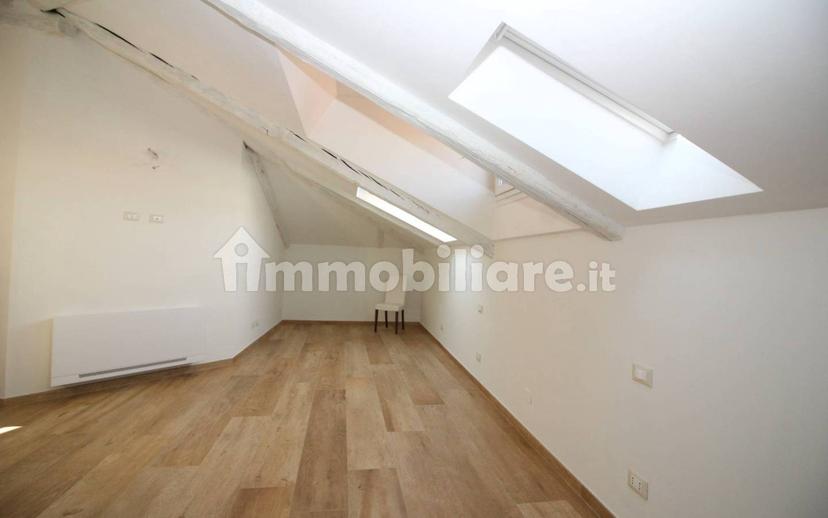 Attico via San Michele 7, Centro, Vercelli — foto 6 di 21