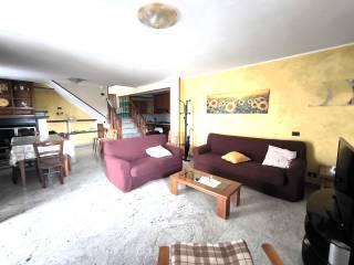 Villa bifamiliare via Vasca, Centro, Pietranico