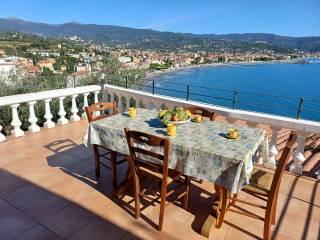 Villa unifamiliare via Sant'Elmo 372, Centro, Diano Marina — foto 12 di 34