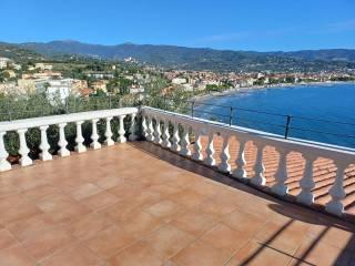 Villa unifamiliare via Sant'Elmo 372, Centro, Diano Marina — foto 6 di 34