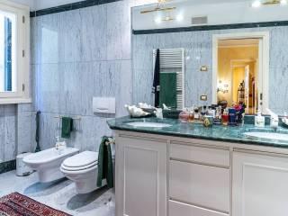 Attico ottimo stato, 150 m², Centro Storico, Reggio Emilia — foto 4 di 28