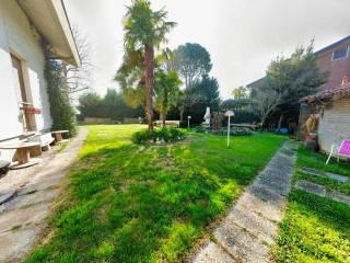 Villa bifamiliare via Martiri della Libertà 101, Massa Lombarda — foto 44 di 52