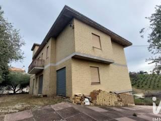Villa unifamiliare via Colle Arena, Centro, Castignano — foto 4 di 16